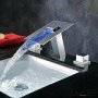 Смеситель для раковины на 3 отверстия с LED подсветкой LF-39