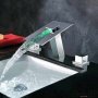 Смеситель для раковины на 3 отверстия с LED подсветкой LF-39 - фото 2